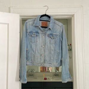 Vintage Denim Levi's Women's Shrunken '90s Trucker Jacket - Light Wash
